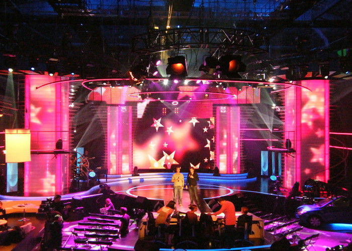 صرفه جویی در مصرف انرژی ، در صفحه نمایش پرده ای با صفحه نمایش LED با رنگ کامل و قابل انعطاف