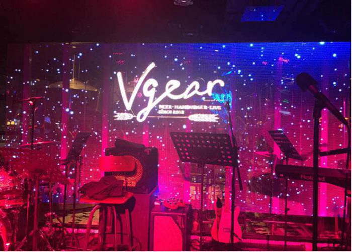 P15 نمایشگر شفاف LED پاک کننده تمام رنگی SMD3528 صرفه جویی در مصرف 65746 Dos / Sqm