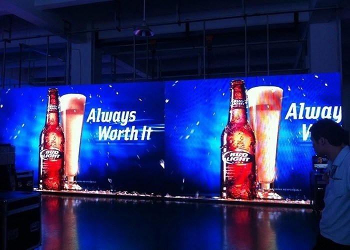 صفحه نمایش LED در فضای باز P16 6000nits 2R1G1B برای مرکز خرید